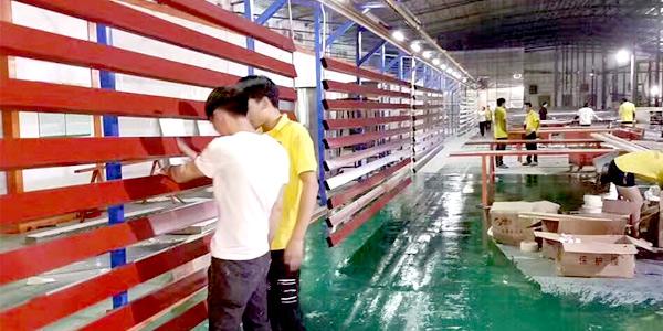 飛躍時代噴涂間